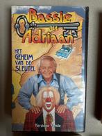 Bassie en Adriaan - Het Geheim van de Sleutel (VHS), Cd's en Dvd's, VHS | Film, Alle leeftijden, Ophalen of Verzenden, Gebruikt