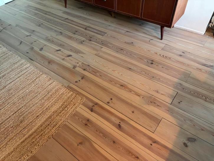 Massief grenen vloer - ca. 60 m2, Doe-het-zelf en Verbouw, Vloerdelen en Plavuizen, Gebruikt, Vloerdelen of -planken, Hout, 150 cm of meer