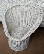 Brocante rieten/rotan kinderstoel, Kinderen en Baby's, Kinderkamer | Tafels en Stoelen, Ophalen, Gebruikt, Stoel(en)
