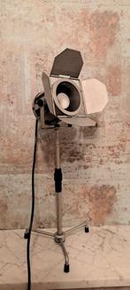 VIntage studio spot lamp metaal goede staat, Ophalen of Verzenden, Zo goed als nieuw, Studiolamp, theater, bureaulamp, vintage, tafel, uitschuifbaar,