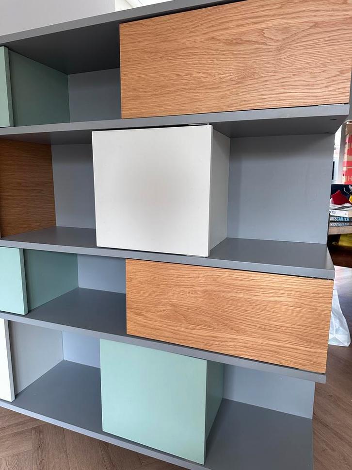 Moderne vakkenkast met deurtjes, Huis en Inrichting, Kasten | Boekenkasten, Gebruikt, 150 tot 200 cm, 100 tot 150 cm, 25 tot 50 cm