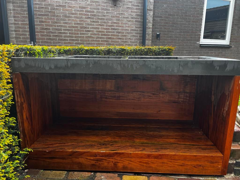 Buitenkeuken met graniet blad en hardhouten onderstel, Ophalen, Gebruikt