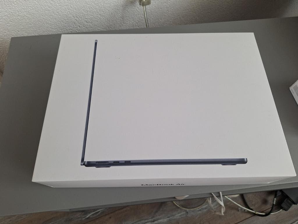 macbook air 13 zwart m4 16gb 256ssd doos bon gar 1 jaar mooi, Computers en Software, Apple Macbooks, Zo goed als nieuw, MacBook Air