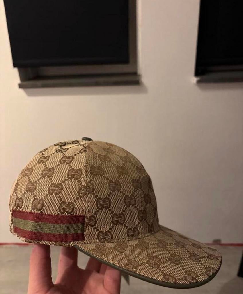 Gucci pet met GG-monogram en streepdetails, Kleding | Dames, Hoeden en Petten, Ophalen of Verzenden, Gedragen, 56 of 57 cm (M, 7 of 7⅛ inch)