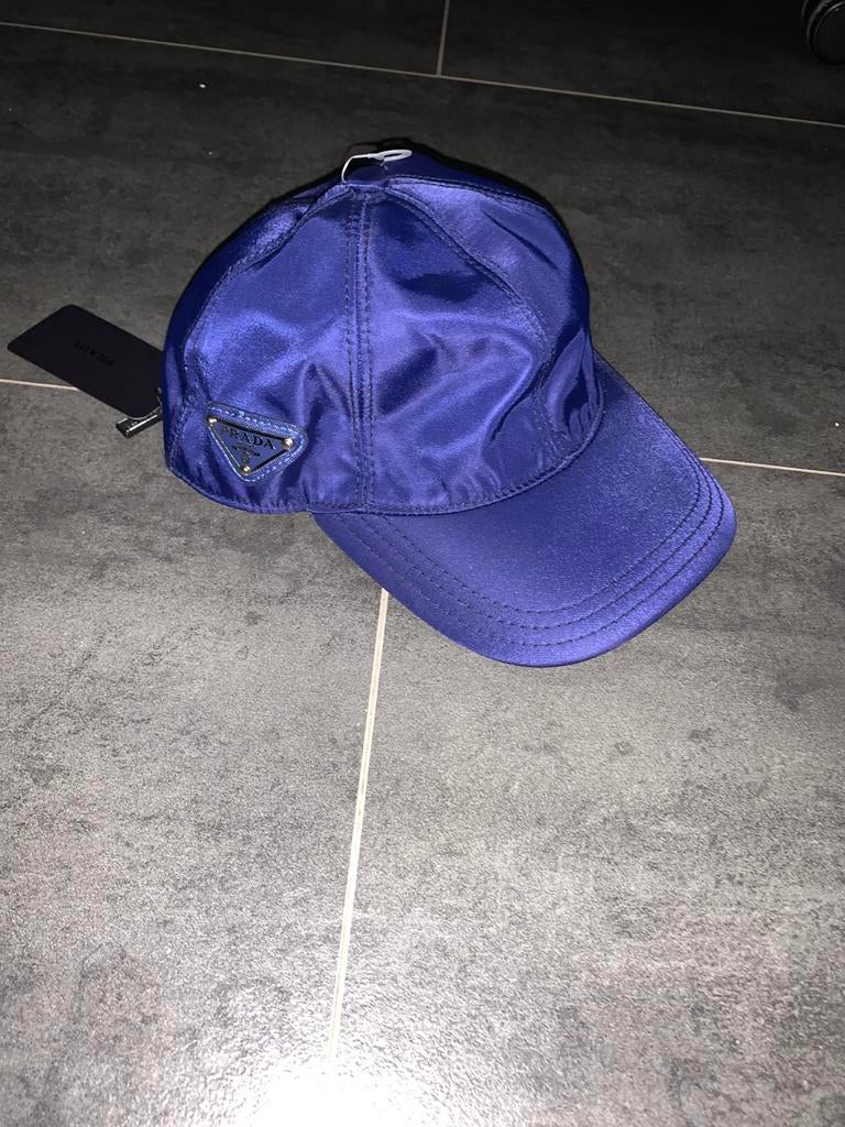 Prada pet, Ophalen of Verzenden, Zo goed als nieuw, One size fits all