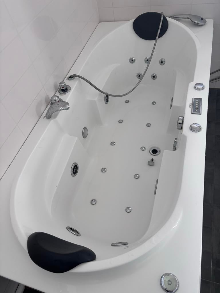 Gratis bad - zelf ophalen, Ophalen, Gebruikt, Vast