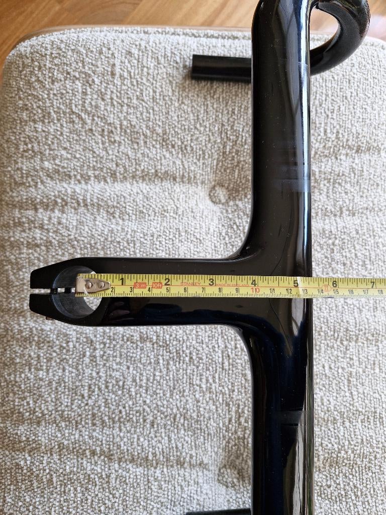 Aero stuur carbon voor geïntegreerde bekabeling, Fietsen en Brommers, Fietsonderdelen, Stuur, Ophalen of Verzenden, Zo goed als nieuw