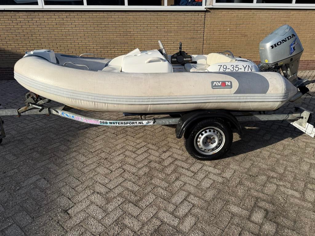 Avon 320sc Luxe Rib met 30pk motor en trailer, Gebruikt, Benzine, Minder dan 70 pk, Overige materialen