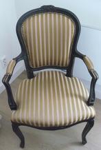 Gestoffeerde houten leunstoel, Ophalen, Bruin, Eén