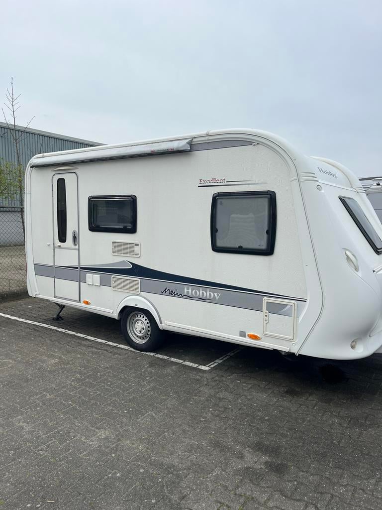 Hobby 410 sfe! Luifel met zijvlakken! Instapklaar! Top vorm, Rondzit, Hobby, Frans bed, Bedrijf