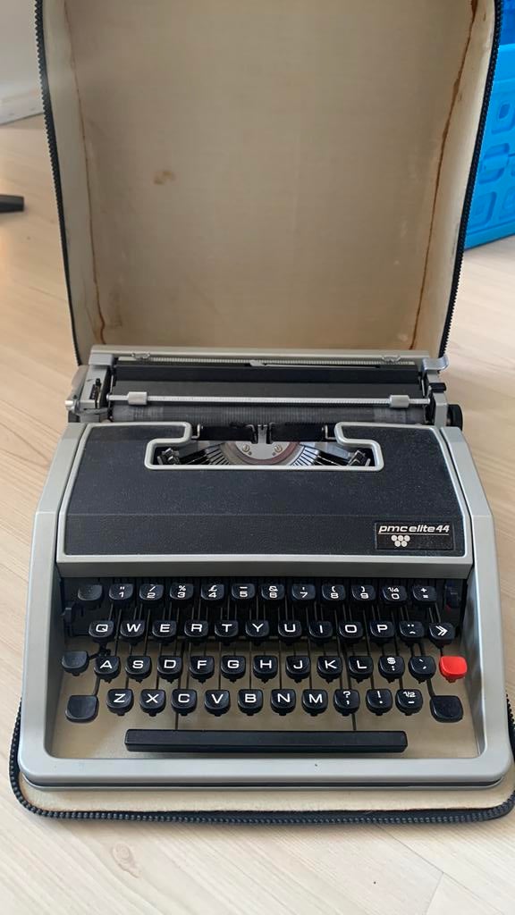 Typemachine Olivetti pmc elite 44, Diversen, Typemachines, Ophalen, Gebruikt