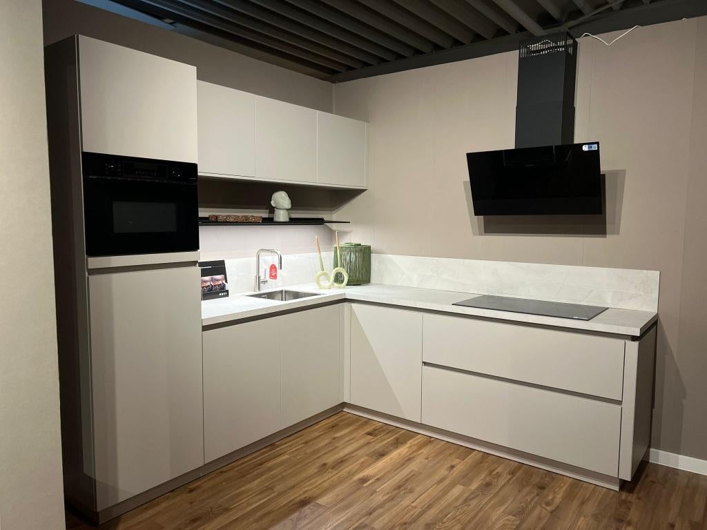 Luxe showroom keuken Migot met hoge korting, Ophalen, Hoekkeuken, Nieuw, Kunststof