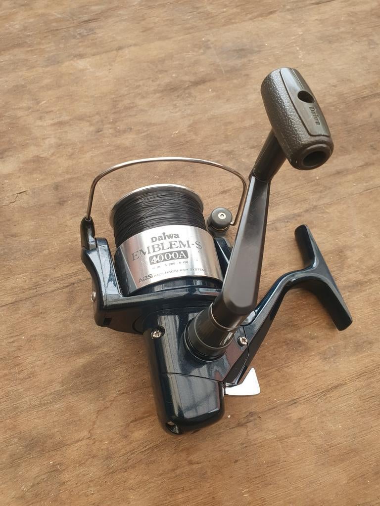 ** 1x daiwa emblem-s 4000a **, Ophalen of Verzenden, Gebruikt, Molen