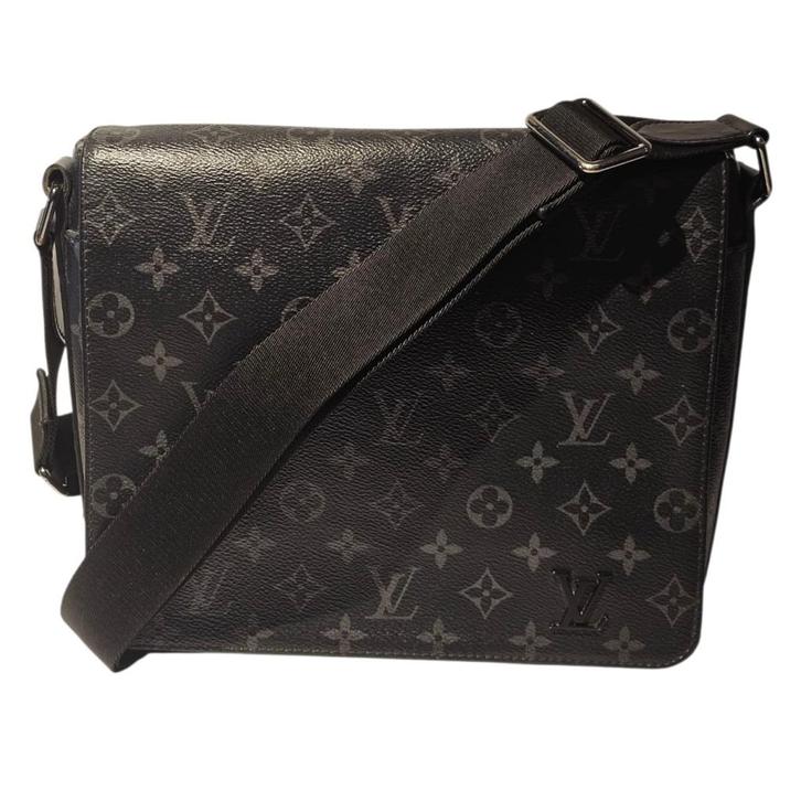 Louis Vuitton District PM Messenger Bag Mono M46255, Sieraden, Tassen en Uiterlijk, Tassen | Schoudertassen, Gebruikt