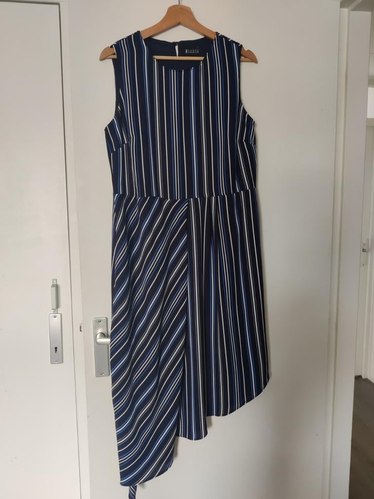 C&A gestreepte jurk maat 42, Kleding | Dames, Jurken, Zo goed als nieuw, Maat 42/44 (L), Zwart, Onder de knie, Ophalen of Verzenden