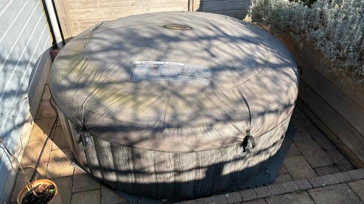 Intex Pure Spa Greywood Deluxe opblaasbare spa - 4 persoons, Tuin en Terras, Bubbelbaden en Hottubs, Gebruikt, Opblaasbaar, Afdekzeil