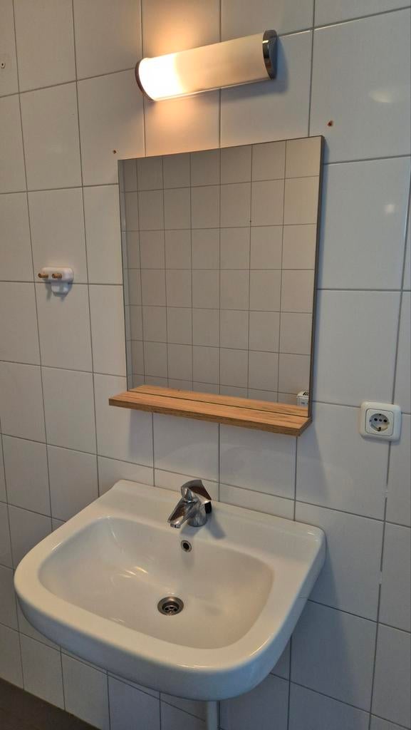 Teab; Wastafel met spiegel en plankje, Gebruikt, Minder dan 100 cm, Wasbak of Wastafel, 25 tot 50 cm