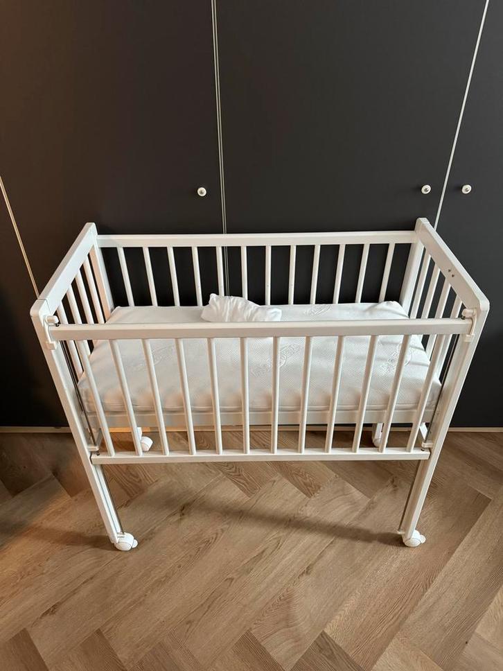 Petit Amelie Co-sleep babybedje met matras, Kinderen en Baby's, Babywiegjes en Ledikanten, Zo goed als nieuw, Wieg, Ophalen