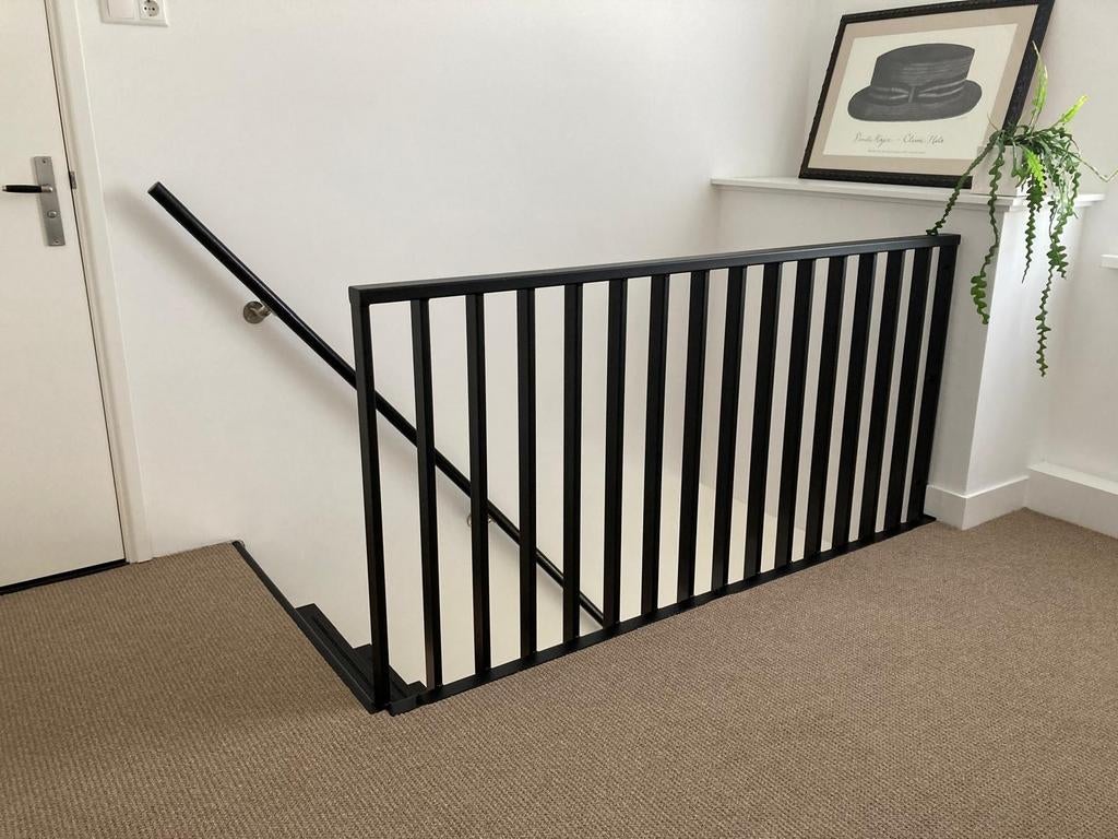 Zwart metalen traphek of balustrade, Doe-het-zelf en Verbouw, Ladders en Trappen, Ophalen, Minder dan 2 meter