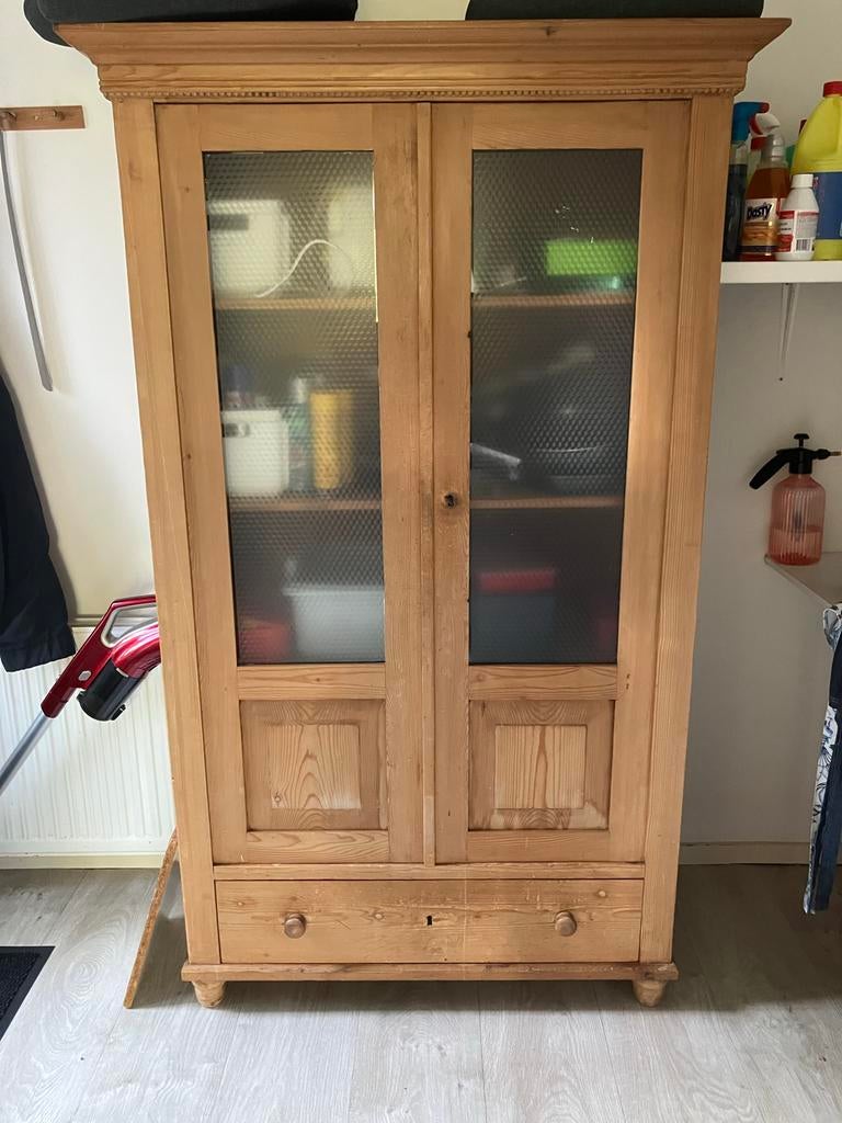 Antieke grenen kast - Leuk project voor handige klusser, Ophalen