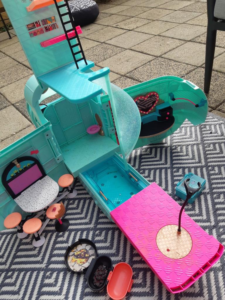 L O L Clamper en diversen, Ophalen