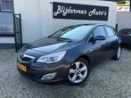 Opel Astra 1.6 Edition 32.000KM | Org NL | Dealer Onderhoude, Auto's, Voorwielaandrijving, Euro 5, Stof, 4 cilinders