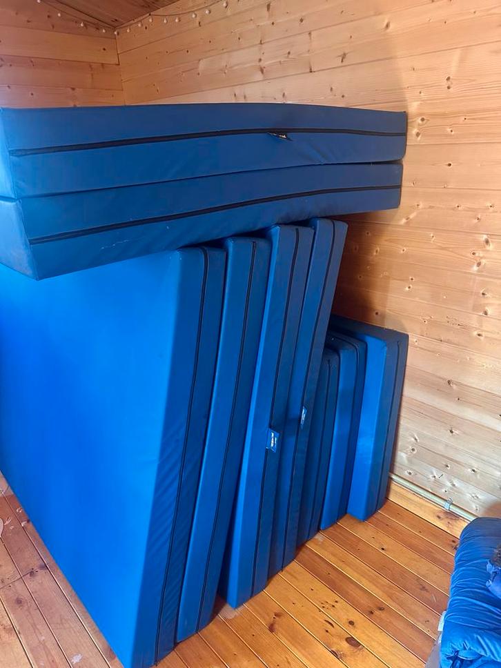 Avek matrassen: topkwaliteit met weersbestendige hoes, Huis en Inrichting, Slaapkamer | Matrassen en Bedbodems, Zo goed als nieuw