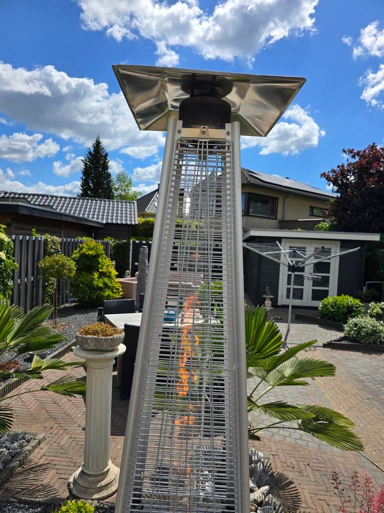 RVS/Zwarte Piramide Gas Terrasverwarmer zgan, Tuin en Terras, Terrasverwarmers, Ophalen, Zo goed als nieuw, Gas, Vloer