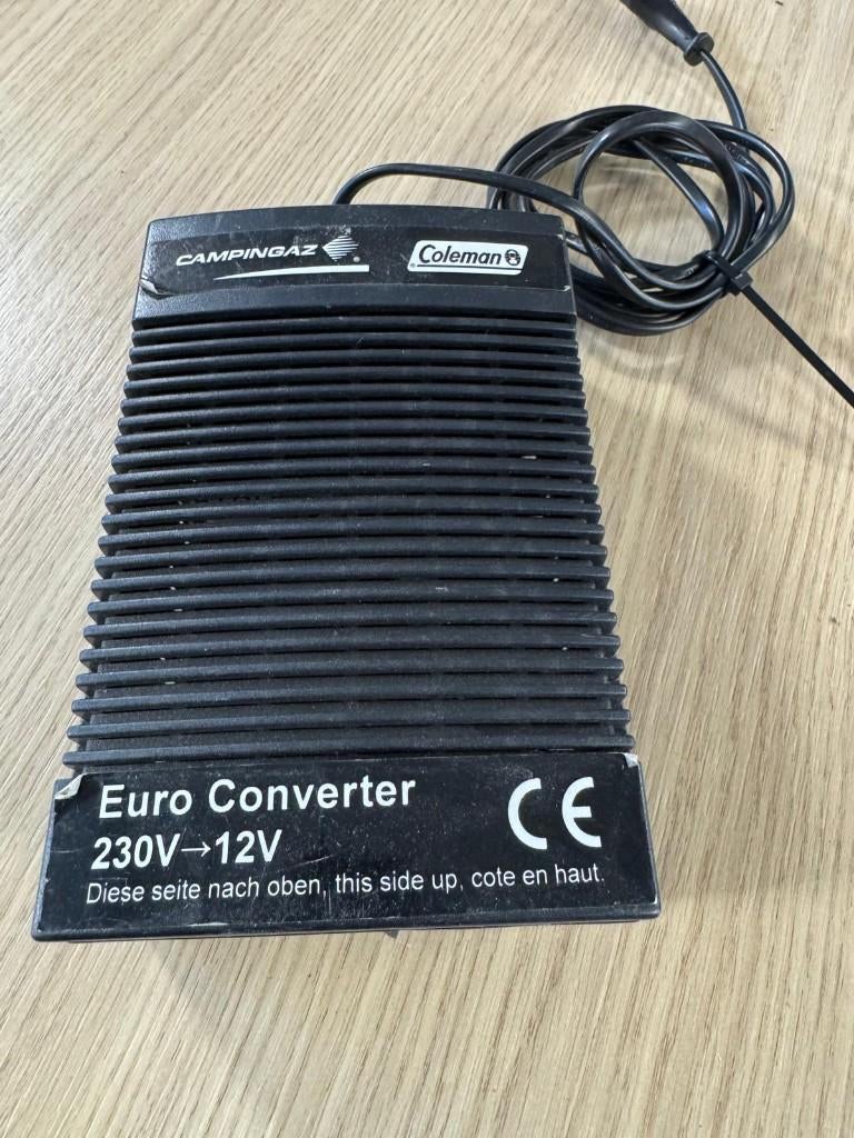 Coleman omvormer / adapter van 220 volt naar 12 volt., Caravans en Kamperen, Ophalen of Verzenden, Zo goed als nieuw