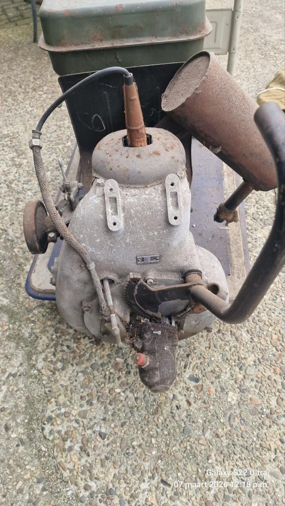 Oude leger aggregaat  met jLO motor nostalgie, Ophalen, Landmacht, Nederland