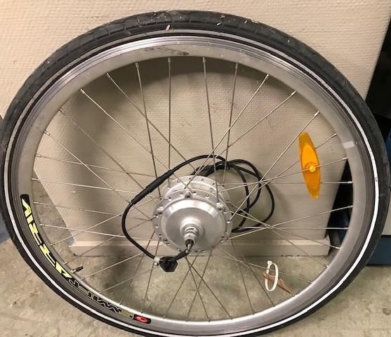 28 inch E-bike voorwiel 36v, 3 Pins aansluiting ook 9 pins, Ophalen of Verzenden, Zo goed als nieuw