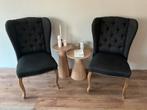 2 antraciet grijze gecaptioneerde oorstoelen, Huis en Inrichting, Stoelen, Ophalen, Zo goed als nieuw