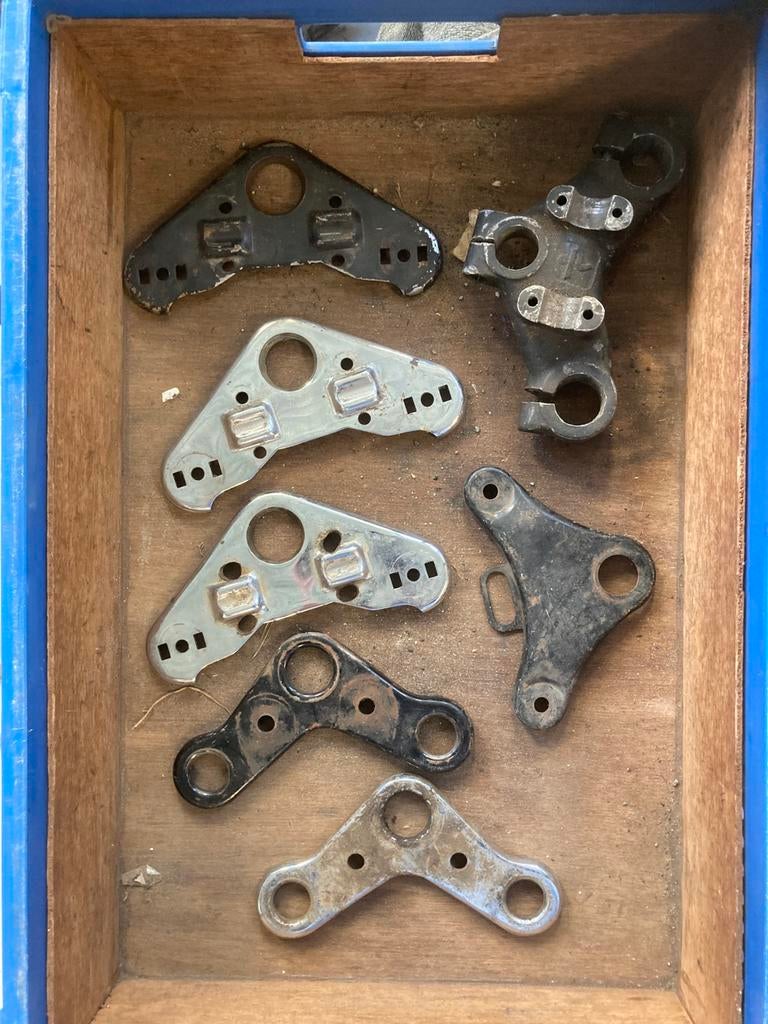 Kroonplaat kroonplaten oldtimer brommers yamaha zundapp, Fietsen en Brommers, Brommeronderdelen | Oldtimers, Ophalen of Verzenden