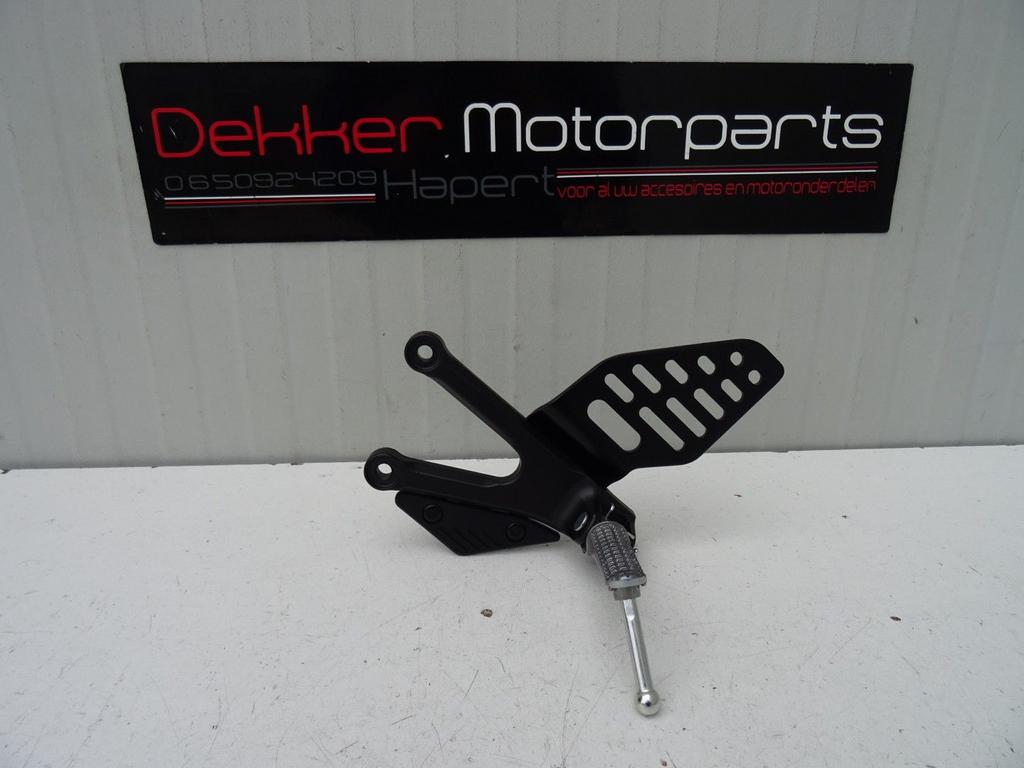 Linker Schetsplaat / Voetsteun links Yamaha YZF R6 2017-2024, -, -, Nieuw, Ophalen of Verzenden