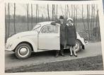 Foto uit 1969 met auto VW Kever afm. 10,5 x 7,5 cm, 1960 tot 1980, Foto, Ophalen of Verzenden, Zo goed als nieuw