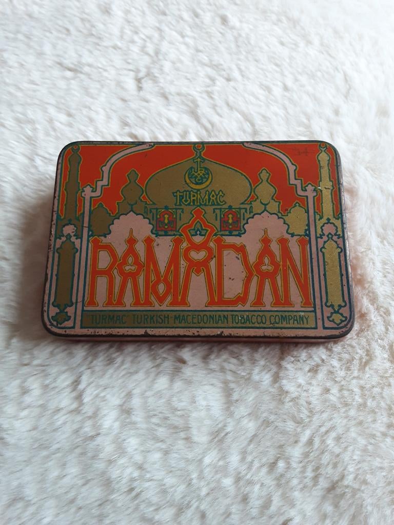 SIGARETTEN Blikje , TURMAC RAMADAM , ( ZEVENAAR )., Verzamelen, Blikken, Ophalen of Verzenden, Gebruikt, Overige