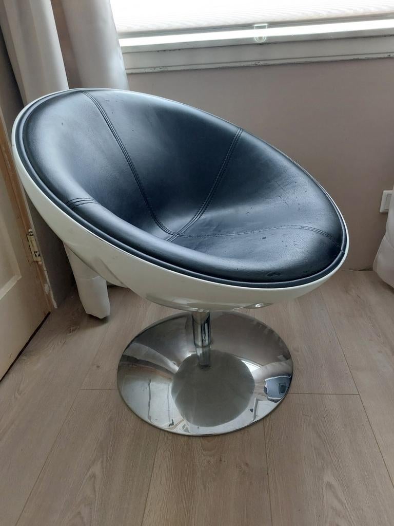 Draaibare vintage design kuipstoel., Ophalen, Gebruikt, Leer
