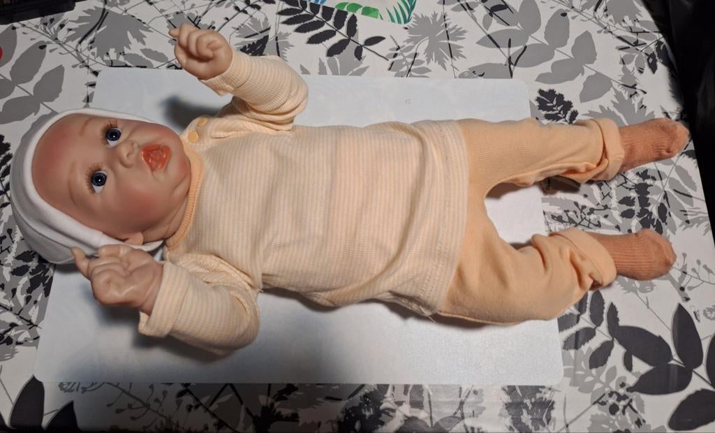 Levensechte Reborn Baby Pop Meisje 55 Centimeter Lang., Verzamelen, Poppen, Ophalen of Verzenden, Zo goed als nieuw, Babypop, Levensecht of Reborn