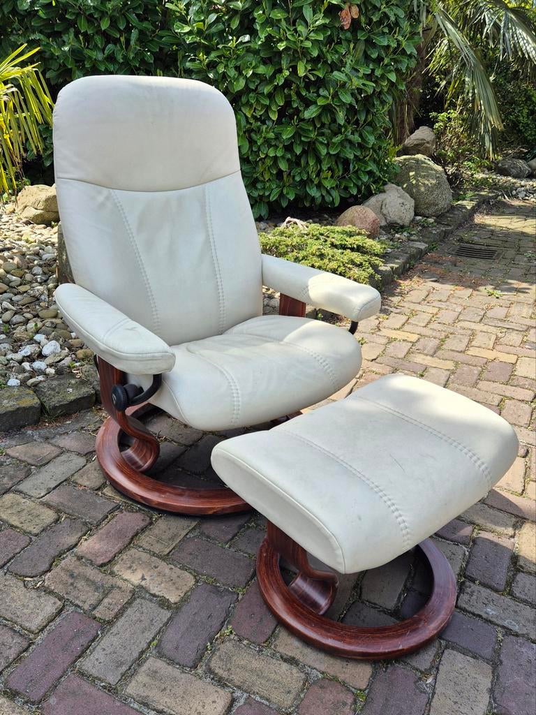 Ekornes Stressless fauteuil relax stoel met voetenbankje, Huis en Inrichting, Fauteuils, Gebruikt, Leer, 50 tot 75 cm, Minder dan 75 cm