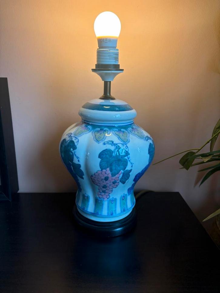 Vintage Chinese Porseleinen Lampenvoet - Druivenmotief, Antiek en Kunst, Antiek | Lampen, Ophalen of Verzenden