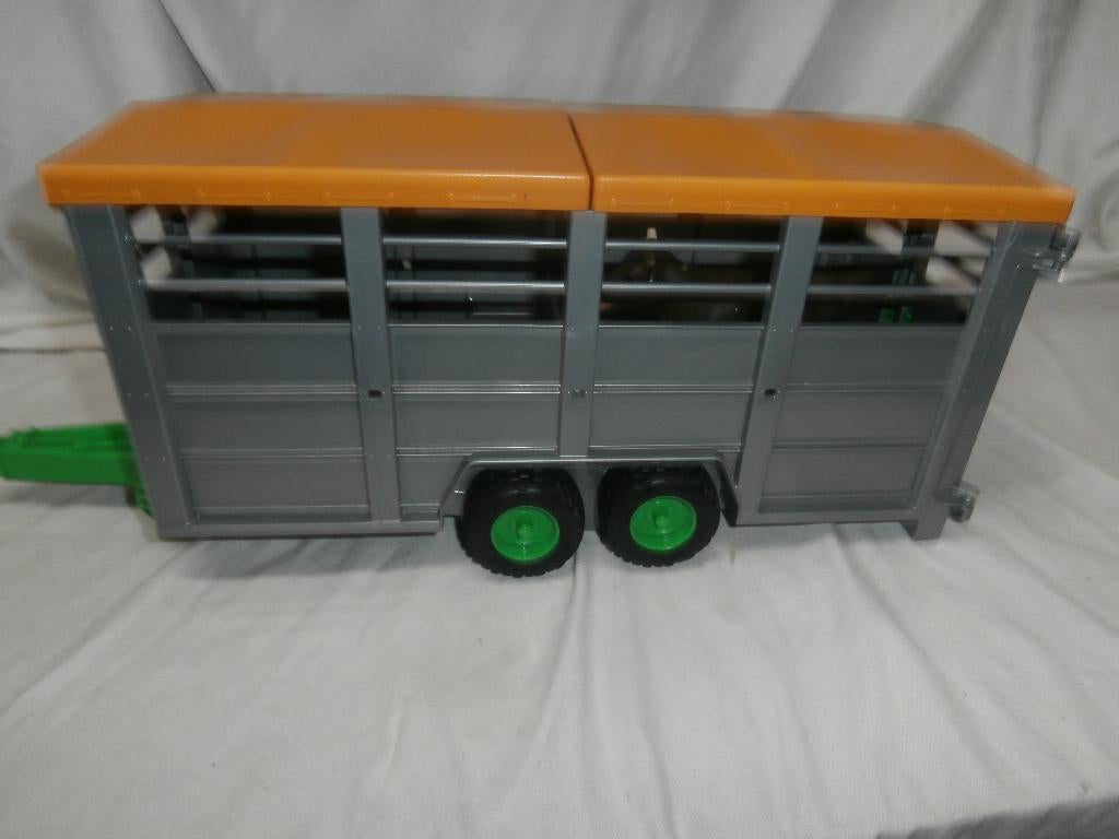 Bruder vee aanhanger met koe, Ophalen, Zo goed als nieuw