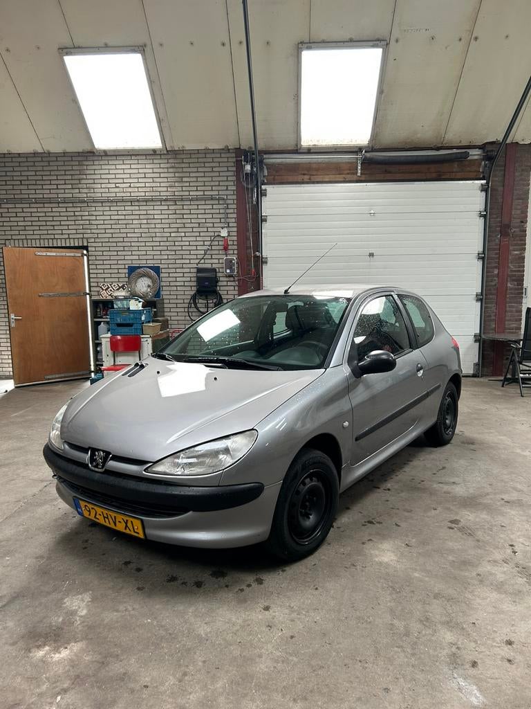 Peugeot 206 1.4 X-line 3D 2002 Grijs, Auto's, Peugeot, Voorwielaandrijving, 31 €/maand, 4 cilinders, Origineel Nederlands