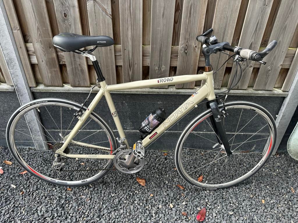 B’Twin Triban racefiets, 28 inch, Gebruikt, Meer dan 20 versnellingen, 53 tot 57 cm