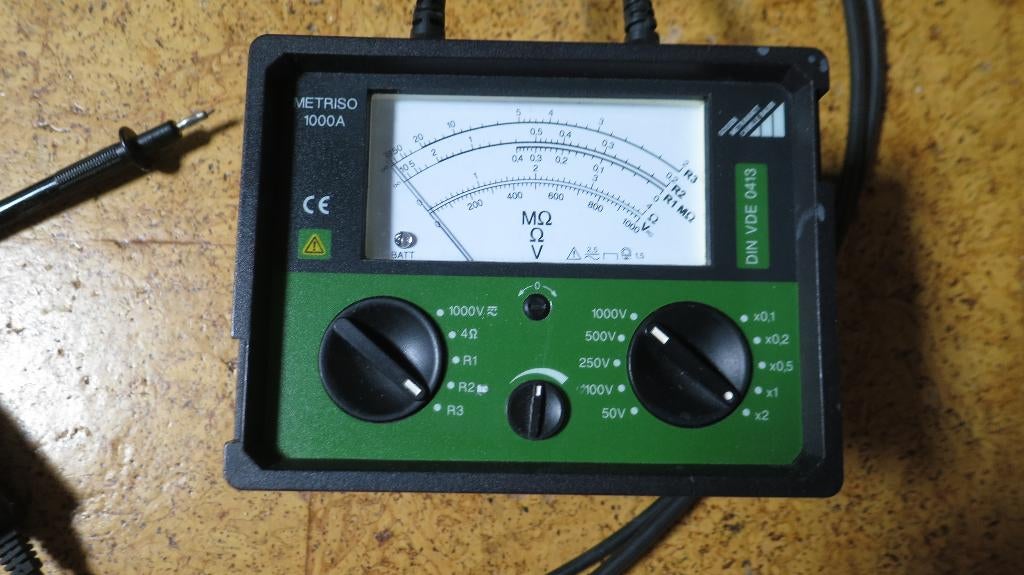 Gossen Metrawatt METRISO 1000A isolatietester, Ophalen of Verzenden, Gebruikt, Elektriciteit