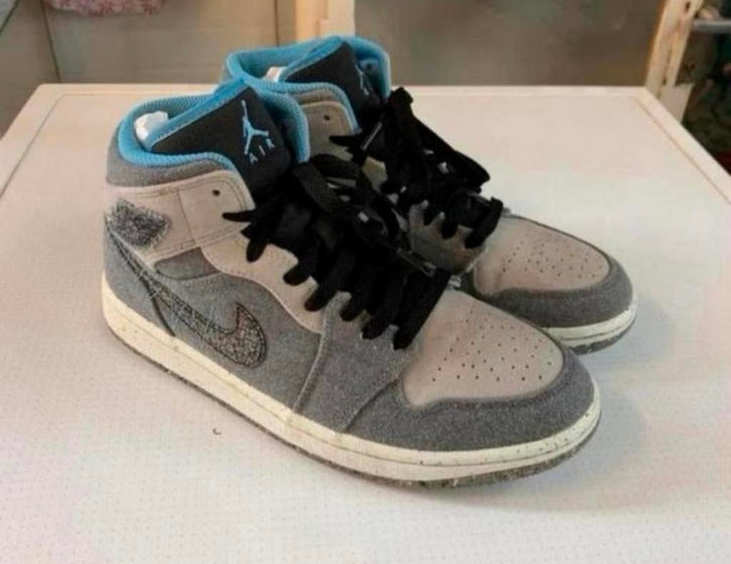NIKE AIR JORDAN 1 MID CRATER GREY UNIVERSITY BLUE SNEAKERS, Kleding | Heren, Schoenen, Ophalen of Verzenden, Zo goed als nieuw