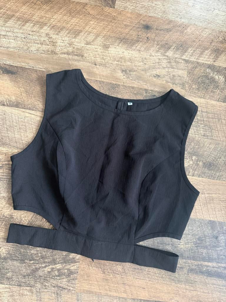 Zwarte crop top met cut-outs - Maat M, Kleding | Dames, Tops, Maat 38/40 (M), Zwart, Ophalen of Verzenden, Zo goed als nieuw