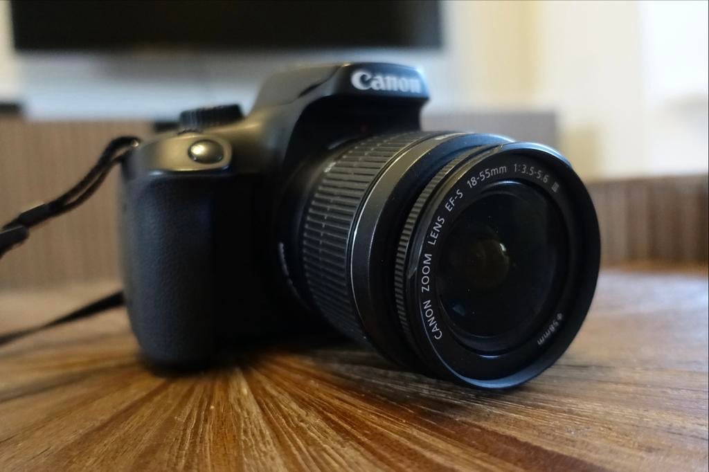 Canon EOS 4000D + 18-55mm kit + extra's, Spiegelreflex, Canon, Ophalen of Verzenden, Zo goed als nieuw