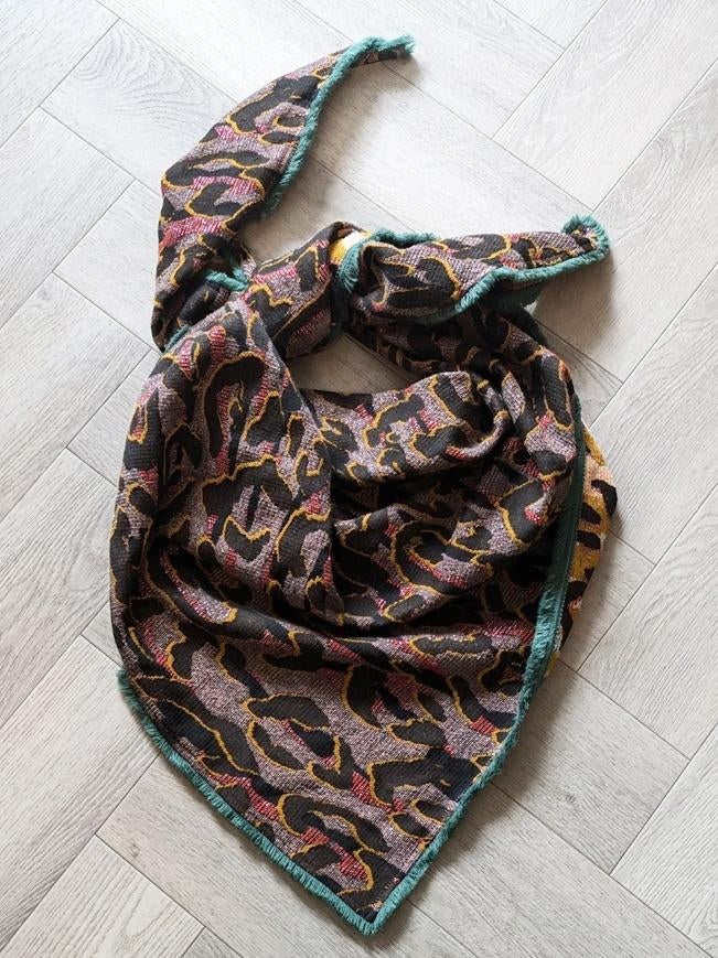 Pom Amsterdam - Mooie driepunt shawl - Zo goed als nieuw, Maat 46/48 (XL) of groter, Ophalen of Verzenden, Zo goed als nieuw, X