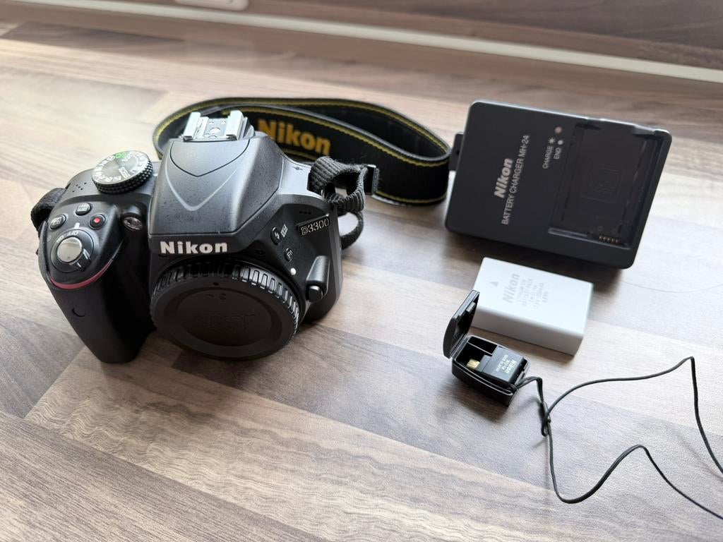 Nikon D3300 body + WU‑1a WiFi‑adapter – 26.000 clicks, Ophalen, Gebruikt, Spiegelreflex, Nikon