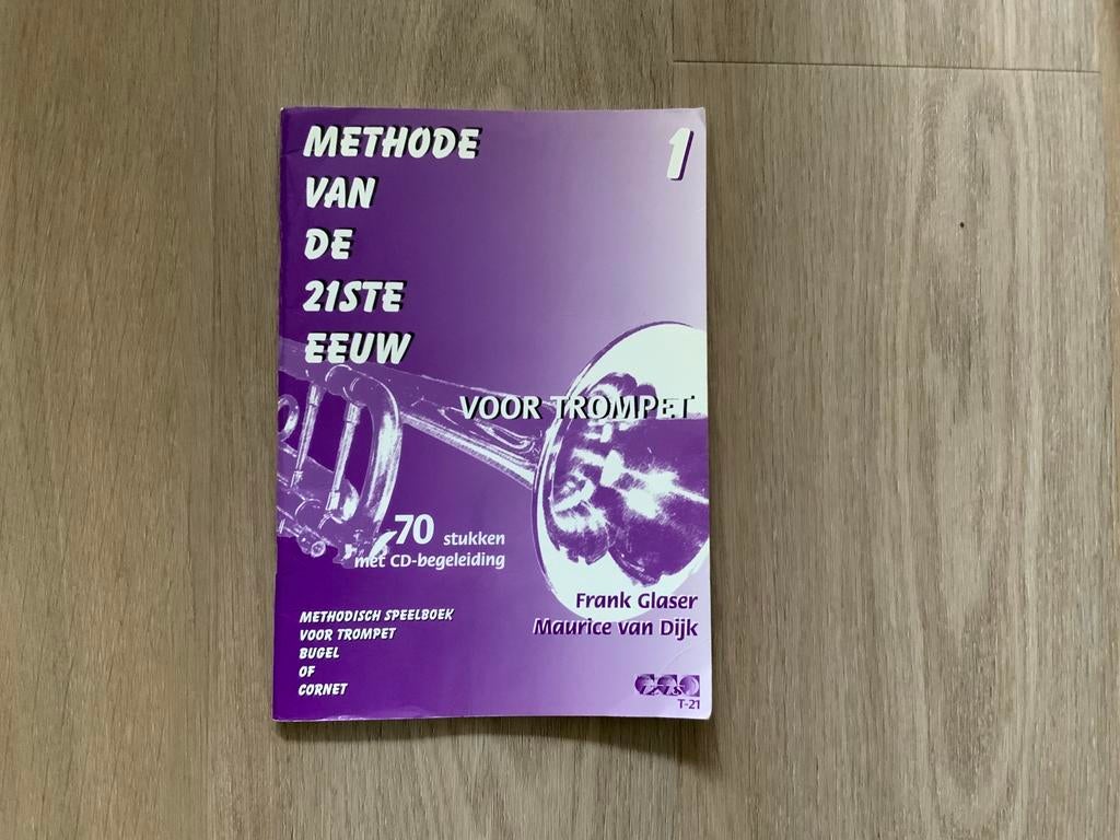 te koop: muziekboek met CD  methode van de 21 ste eeuw, Ophalen of Verzenden, Zo goed als nieuw